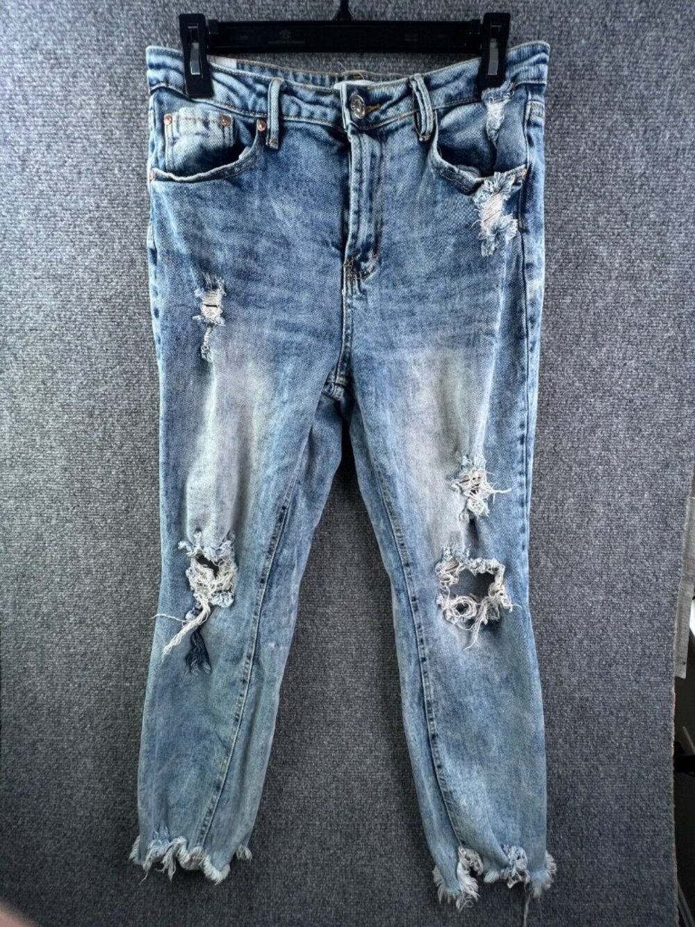 Almost Famous Womens Distressed Denim Blue Jeans Sz 11 Light Wash Ripped Stretch